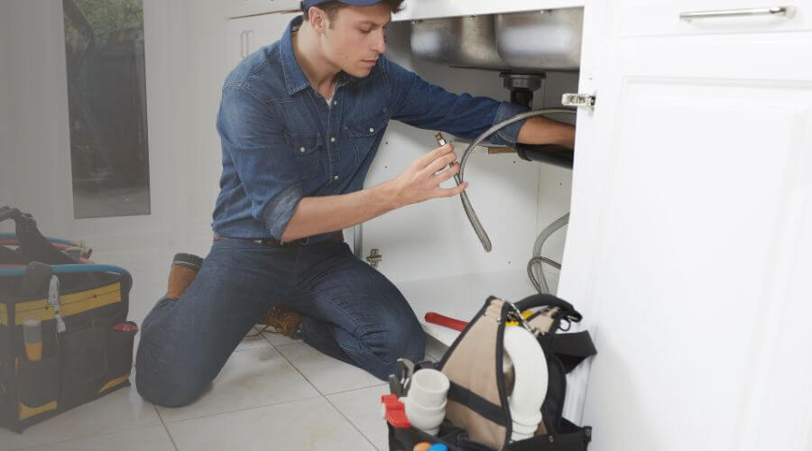 Expert burst pipe repair services in Kunkle, OH